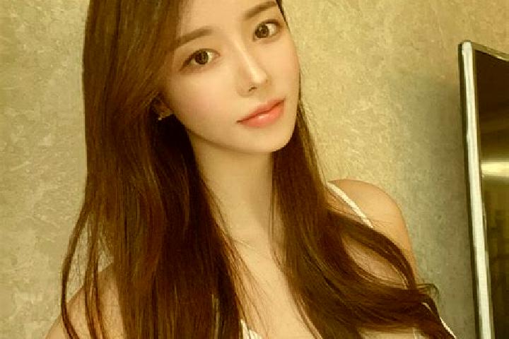 Olivia, 30 — Escort in Xingnong, China