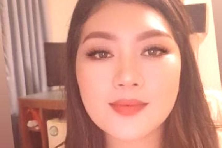 Olivia, 31, a auburn amber-eyed asian companion based in Siepraw. Offering Dinner Date, Domination, Couples, CIM. Available for incall and outcall, day and e...