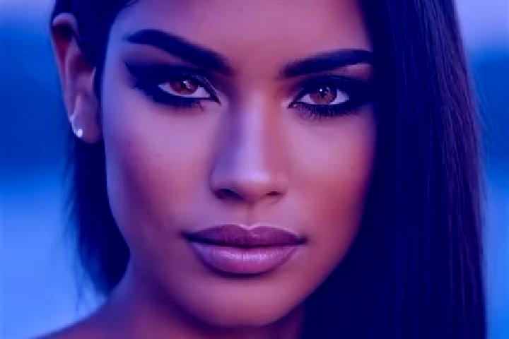 Olivia, 31, a red grey-eyed latina companion based in Rajgrod. Offering Striptease, Party Girl, GFE, BDSM. Available for incall and outcall, day and evening ...