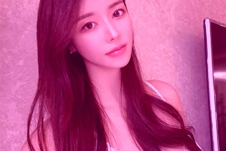 Olivia, 31 — Escort in Goujie, China
