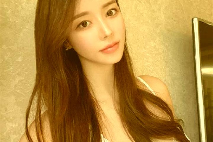 Olivia, 31 — Escort in Nanfaxin, China