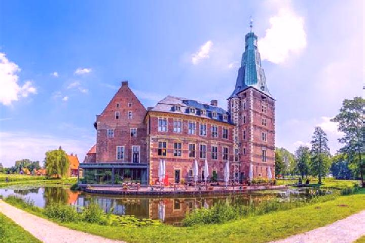 Olivia, 32 — Escort in Bergkamen, Germany