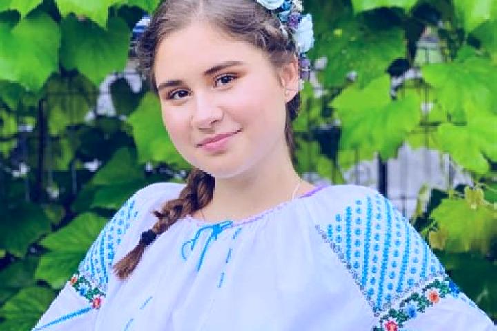 Olivia, 32 — Escort in Cetan, Romania