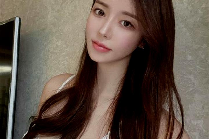 Olivia, 32 — Escort in Gao er, China