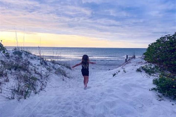 Olivia, 32 — Escort in Indian Rocks Beach, United States