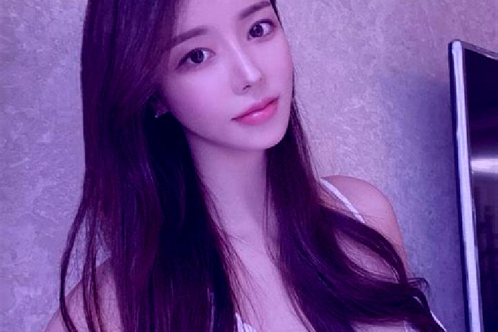Olivia, 32 — Escort in Shunping, China