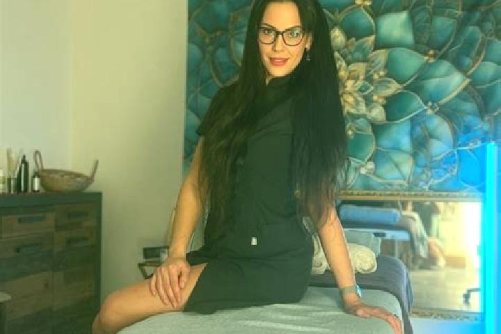 Olivia, 33, a red dark-eyed middle eastern companion based in Fraccionamiento la Virgen. Offering Tantra, Massage, Domination. Available for incall and outca...