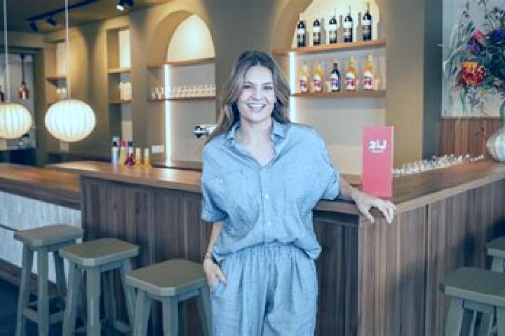 Olivia, 33 — Escort in Zeelst, Netherlands