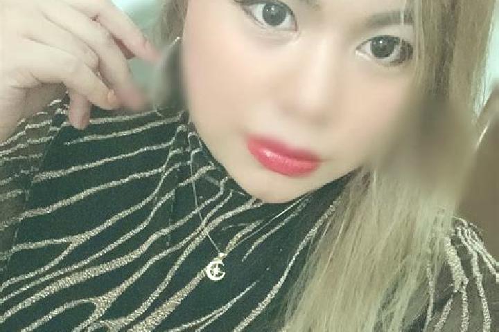 Olivia, 34, a blonde dark-eyed asian companion based in Nekotiegba. Offering Party Girl, GFE, Fetish. Available for incall and outcall, day and evening dates.