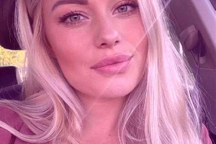 Olivia, 34, a blonde hazel-eyed caucasian companion based in Hundelgem. Offering Couples, OWO. Available for incall and outcall, day and evening dates.