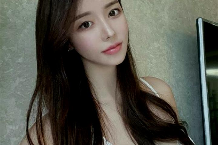 Olivia, 34 — Escort in Zhongshu, China