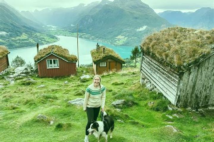 Olivia, 35 — Escort in Hermansverk, Norway