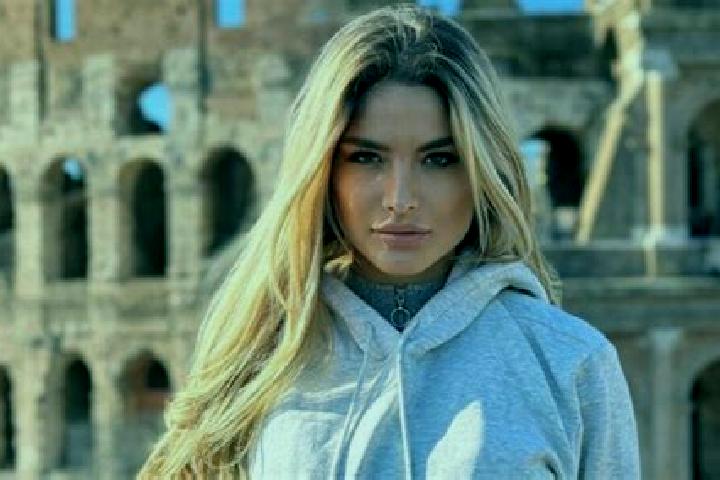 Olivia, 35 — Escort in Isola del Cantone, Italy