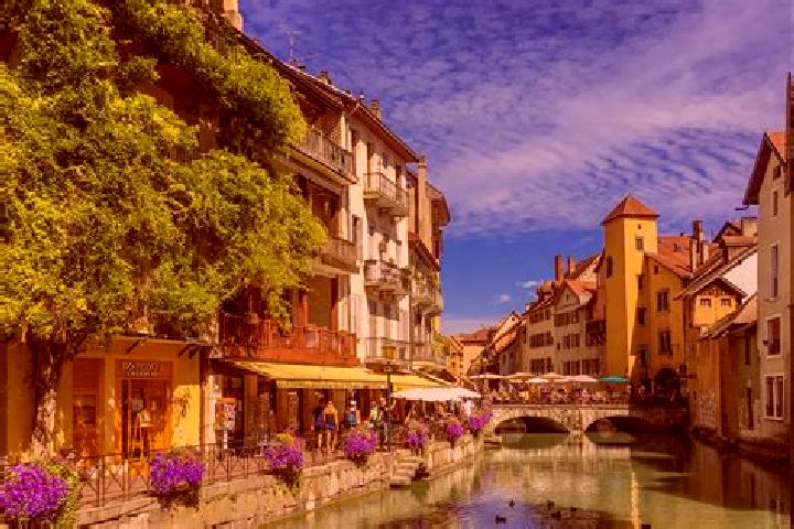 Olivia, 35 — Escort in Le Chay, France