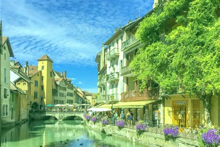Olivia, 35 — Escort in Pecqueuse, France