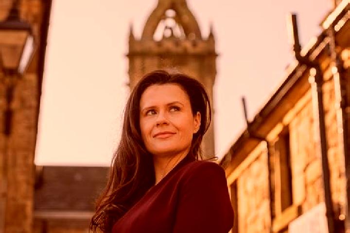 Olivia, 35 — Escort in West Kilbride, United Kingdom