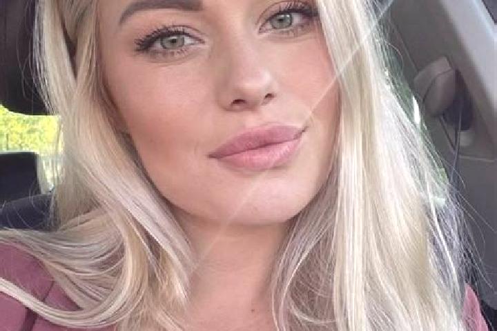 Olivia, 36, a blonde hazel-eyed ebony companion based in Puscasi. Offering A-Level, Prostate Massage, Fetish. Available for incall and outcall, day and eveni...