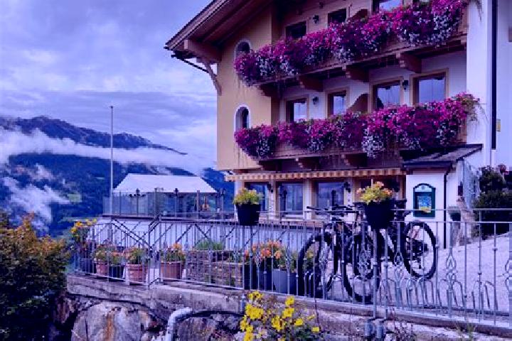 Olivia, 36 — Escort in Aschau im Zillertal, Austria