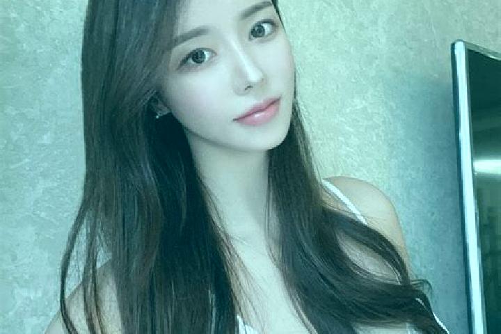 Olivia, 36 — Escort in Jiangping, China