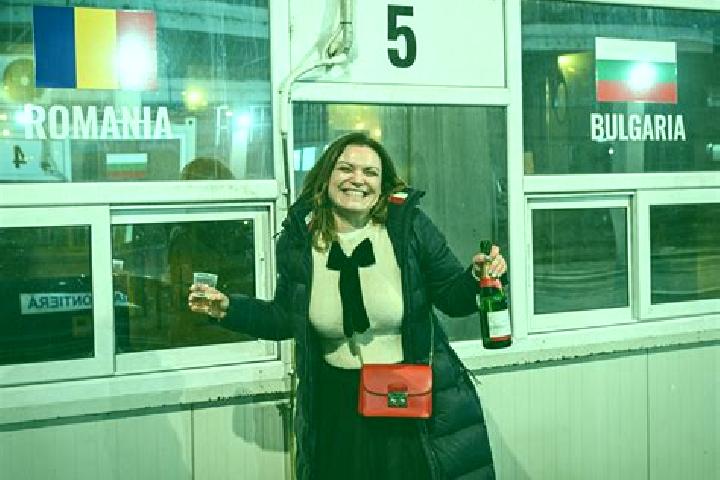 Olivia, 36 — Escort in Viperesti, Romania