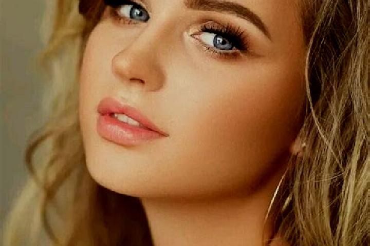 Olivia, 37, a dark blonde blue-eyed ebony companion based in Diavata. Offering Prostate Massage, Tantra, Couples, Erotic Massage. Available for incall and ou...