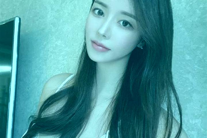 Olivia, 37 — Escort in Duowen, China