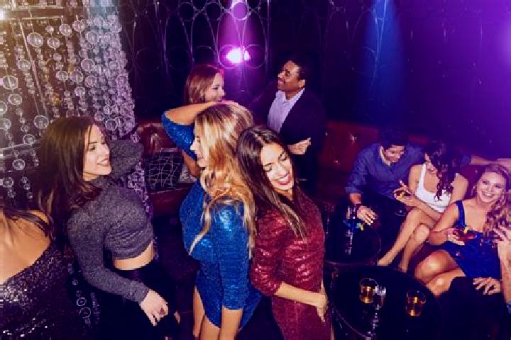 Olivia, 38, a chestnut blue-eyed indian companion based in Martres-sur-Morge. Offering Striptease, Party Girl. Available for incall and outcall, overnight bo...