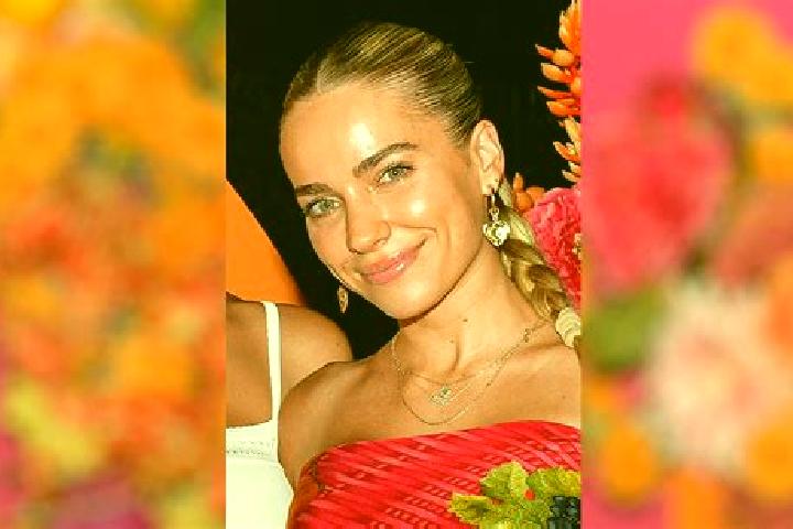 Olivia, 39, a chestnut amber-eyed latina companion based in Krajan Kidul Rojopolo. Offering A-Level, Girlfriend Experience, Duos, Massage, Party Girl. Availa...