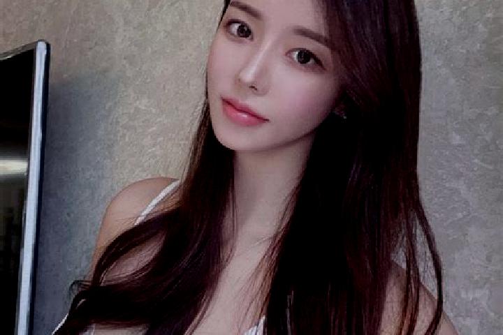 Olivia, 39 — Escort in Liukou, China