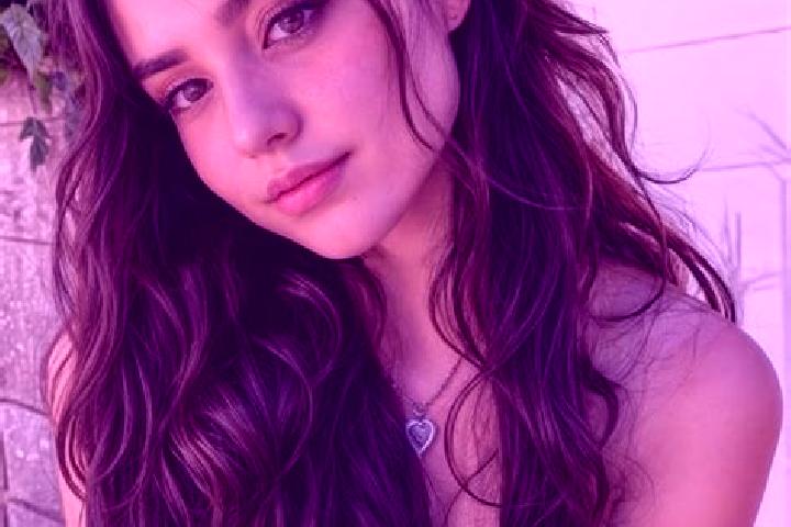 Penelope, 20, a auburn hazel-eyed slavic companion based in Bialka. Offering Deep French Kissing, Tantra, Striptease, Party Girl. Available for incall and ou...