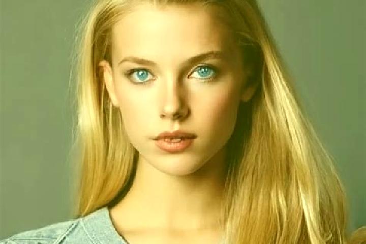 Penelope, 20, a blonde amber-eyed indian companion based in Chasse-sur-Rhone. Offering Tantra, 69, Overnight, GFE. Available for incall and outcall, overnigh...