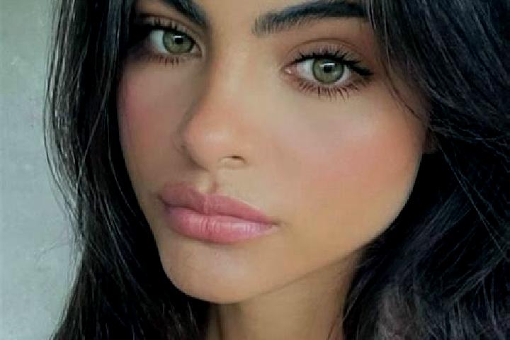 Penelope, 20, a blonde dark-eyed indian companion based in Lamurde. Offering Striptease, Massage, Erotic Massage, Deep French Kissing. Available for incall a...