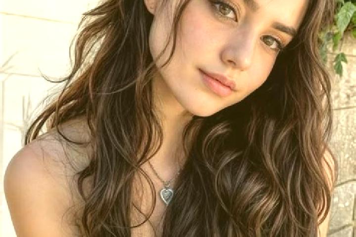 Penelope, 20, a brunette hazel-eyed middle eastern companion based in Uricani. Offering Dinner Date, 69, Erotic Massage. Available for incall and outcall, da...