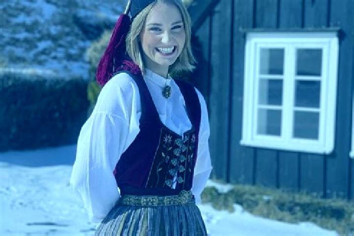 Penelope, 20 — Escort in Gardabaer, Iceland
