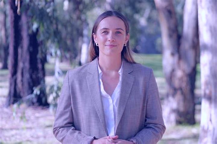 Penelope, 20 — Escort in Higgins, Australia
