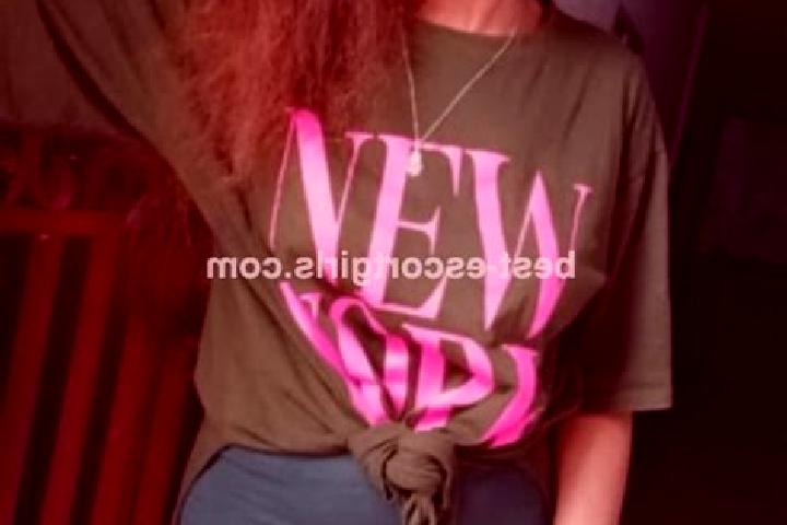 Penelope, 20 — Escort in Itsamia, Comoros