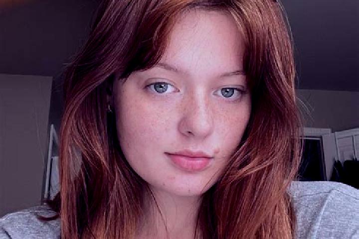 Penelope, 21, a auburn brown-eyed caucasian companion based in Obluch ye. Offering Duos, CIM. Available for incall and outcall, overnight bookings available.