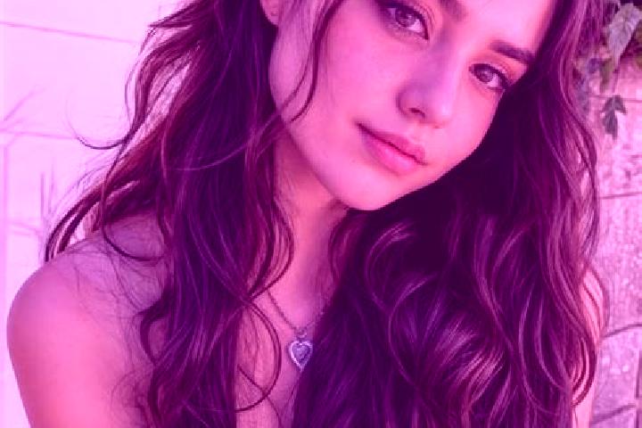 Penelope, 21, a auburn hazel-eyed middle eastern companion based in Lakhna. Offering Duos, 69, Deep French Kissing. Available for incall and outcall, overnig...
