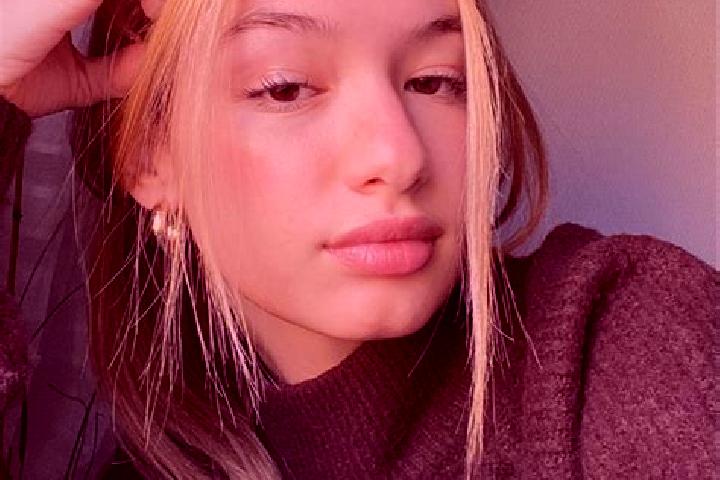Penelope, 21, a blonde brown-eyed asian companion based in Kori. Offering Roleplay, Massage, Striptease, Overnight. Available for incall and outcall, overnig...