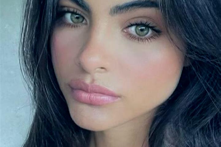 Penelope, 21, a brunette dark-eyed middle eastern companion based in Daliyya. Offering Massage, Striptease, CIM, Prostate Massage, Fetish. Available for inca...