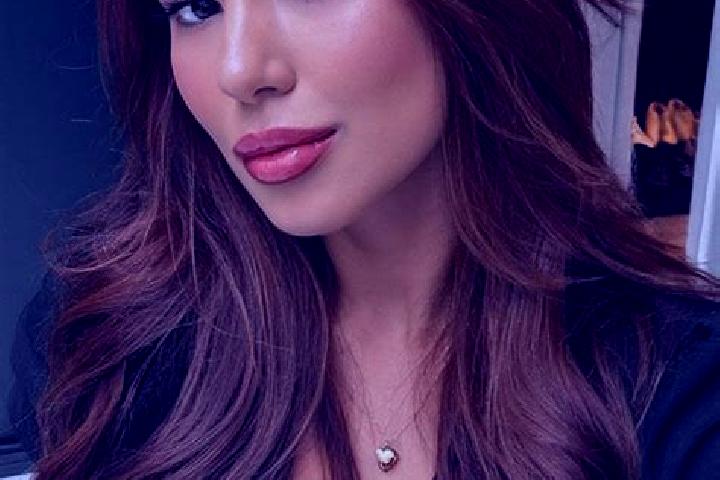 Penelope, 21, a chestnut brown-eyed latina companion based in Montbert. Offering Overnight, Massage, A-Level, Party Girl. Available for incall and outcall, o...