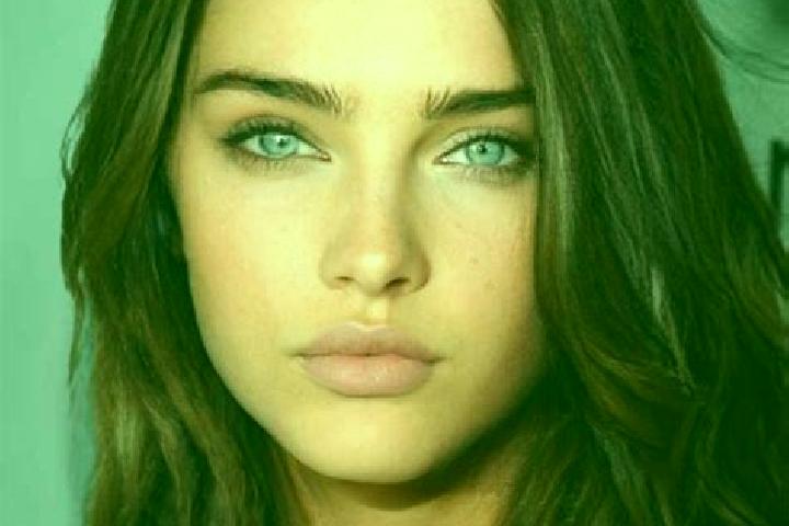 Penelope, 21, a chestnut green-eyed caucasian companion based in Speicher. Offering Domination, Party Girl, Massage. Available for incall and outcall, day an...