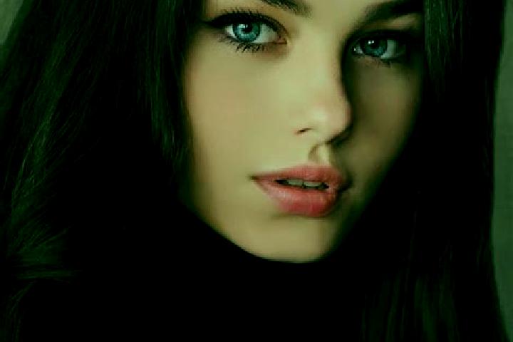 Penelope, 21, a red dark-eyed slavic companion based in Coaquentla. Offering 69, BDSM, Dinner Date. Available for incall and outcall, day and evening dates.