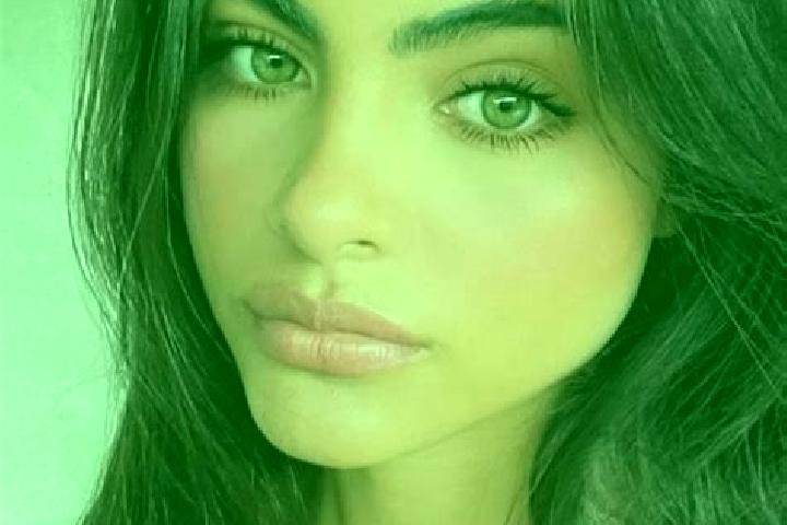 Penelope, 21, a red green-eyed indian companion based in Ferrol. Offering 69, Prostate Massage, Massage. Available for incall and outcall, day and evening da...