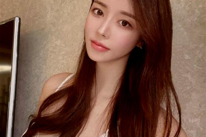Penelope, 21 — Escort in Hema, China