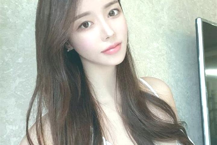 Penelope, 21 — Escort in Liangxu, China