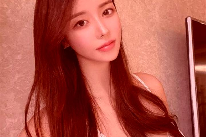 Penelope, 21 — Escort in Xingcan, China