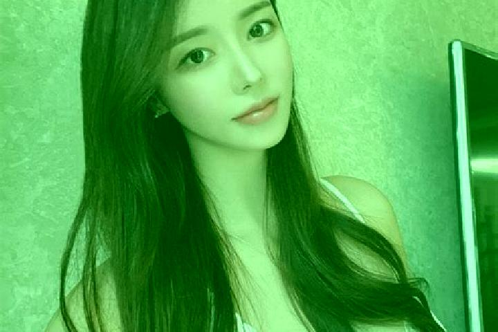 Penelope, 21 — Escort in Yanglinwei, China