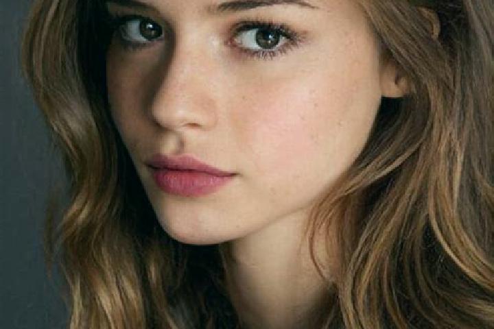 Penelope, 22, a auburn hazel-eyed slavic companion based in Le Guerno. Offering Tantra, Striptease, Erotic Massage, A-Level, Overnight. Available for incall ...
