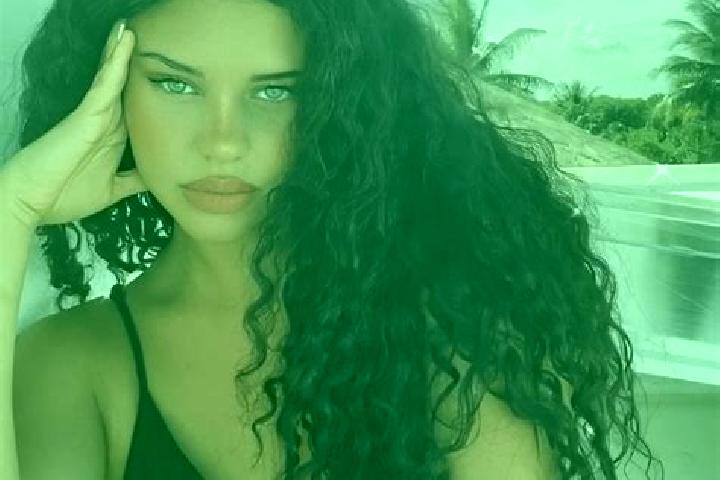 Penelope, 22, a black grey-eyed latina companion based in Kitui. Offering 69, Duos, Overnight, Massage. Available for incall and outcall, day and evening dates.
